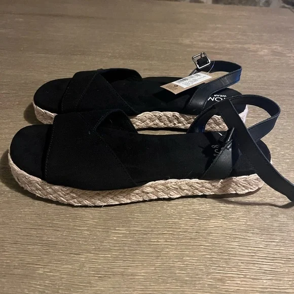Toms Black and Tan Sandals — Abbey / New in box - Picture 2 of 6